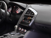 Doppel DIN Radioblende f&uuml;r Audi R8 / R8 Spyder 422,423,427,429 von 2007-2015